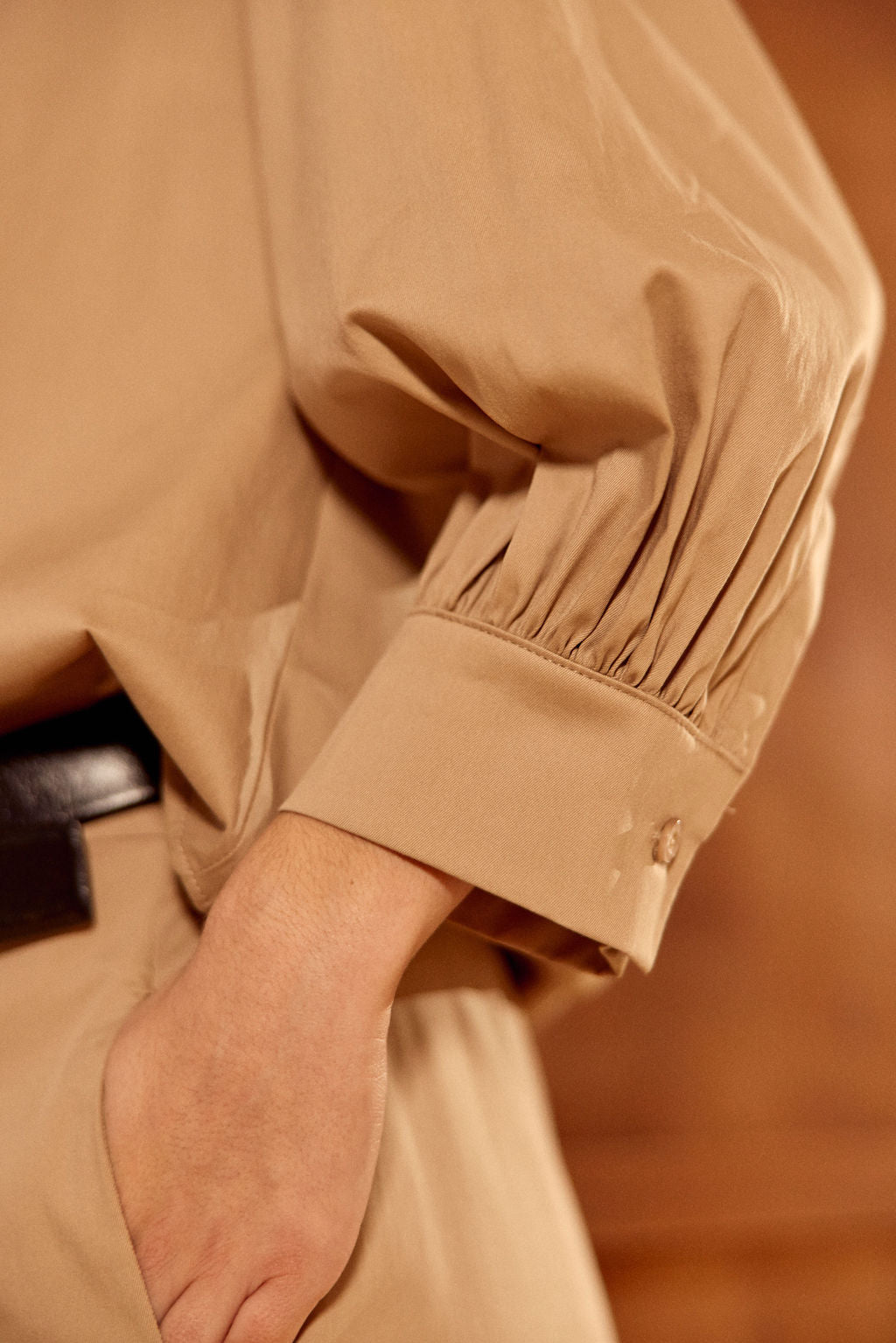 CHEMISE COURTE ARRONDIE SUR LE BAS ALPI BEIGE