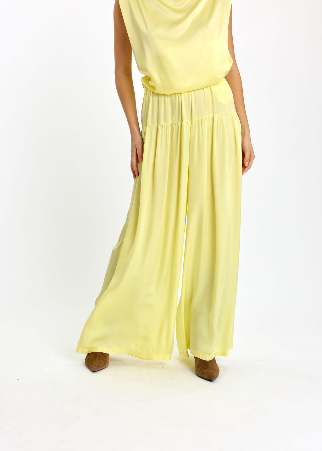 PANTALON FLUIDE AVEC DÉCOUPE AUX HANCHES RYO LEMON