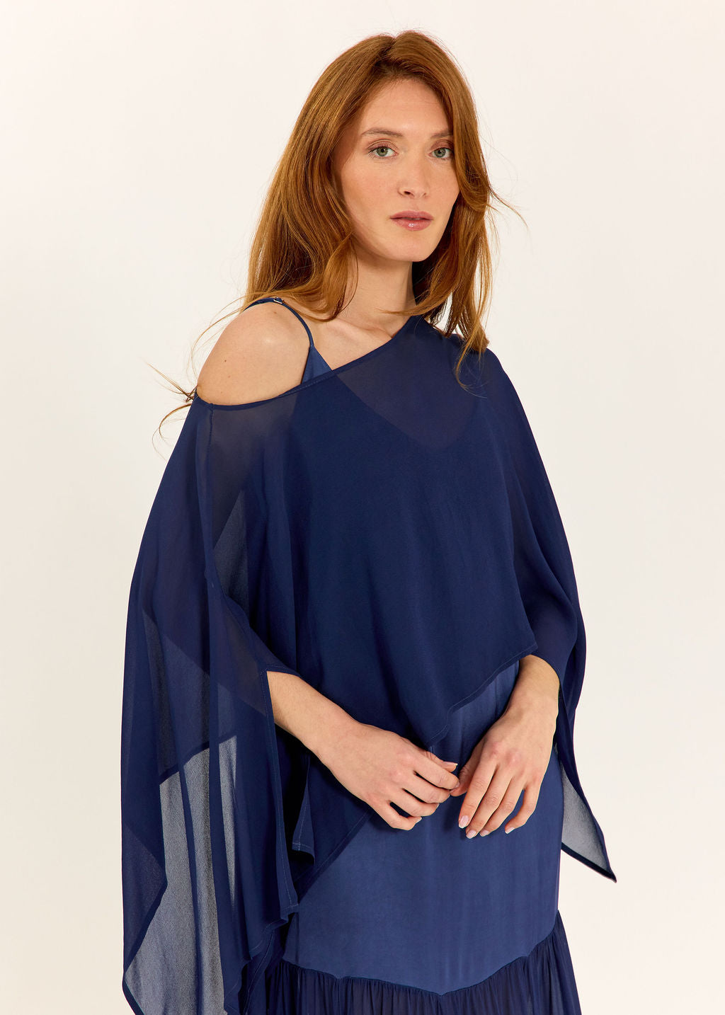 CAPE COURTE EN VOILE VISCOSE LINA BLUE