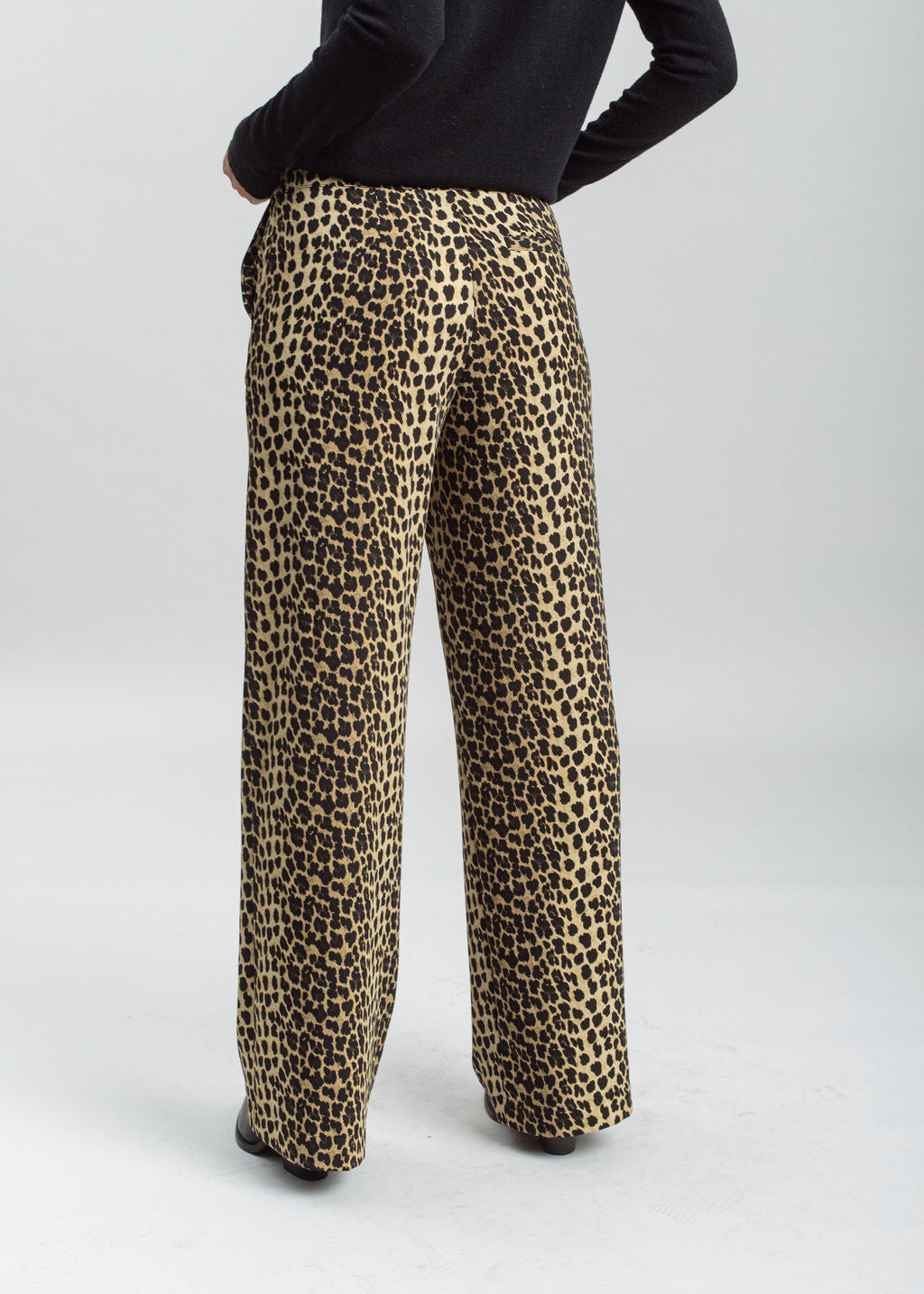 Straight printed pants