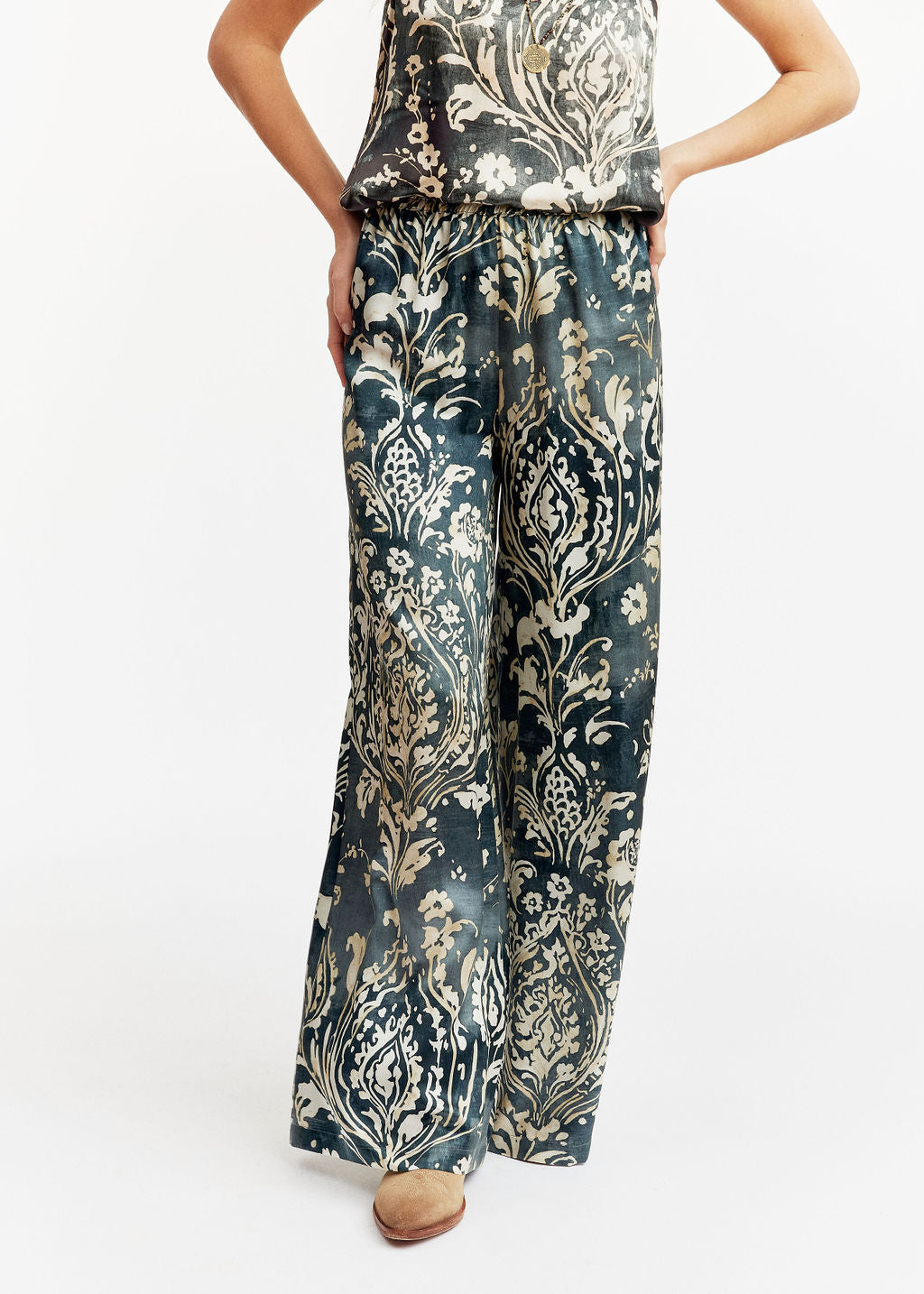 Soft trousers in silk viscose