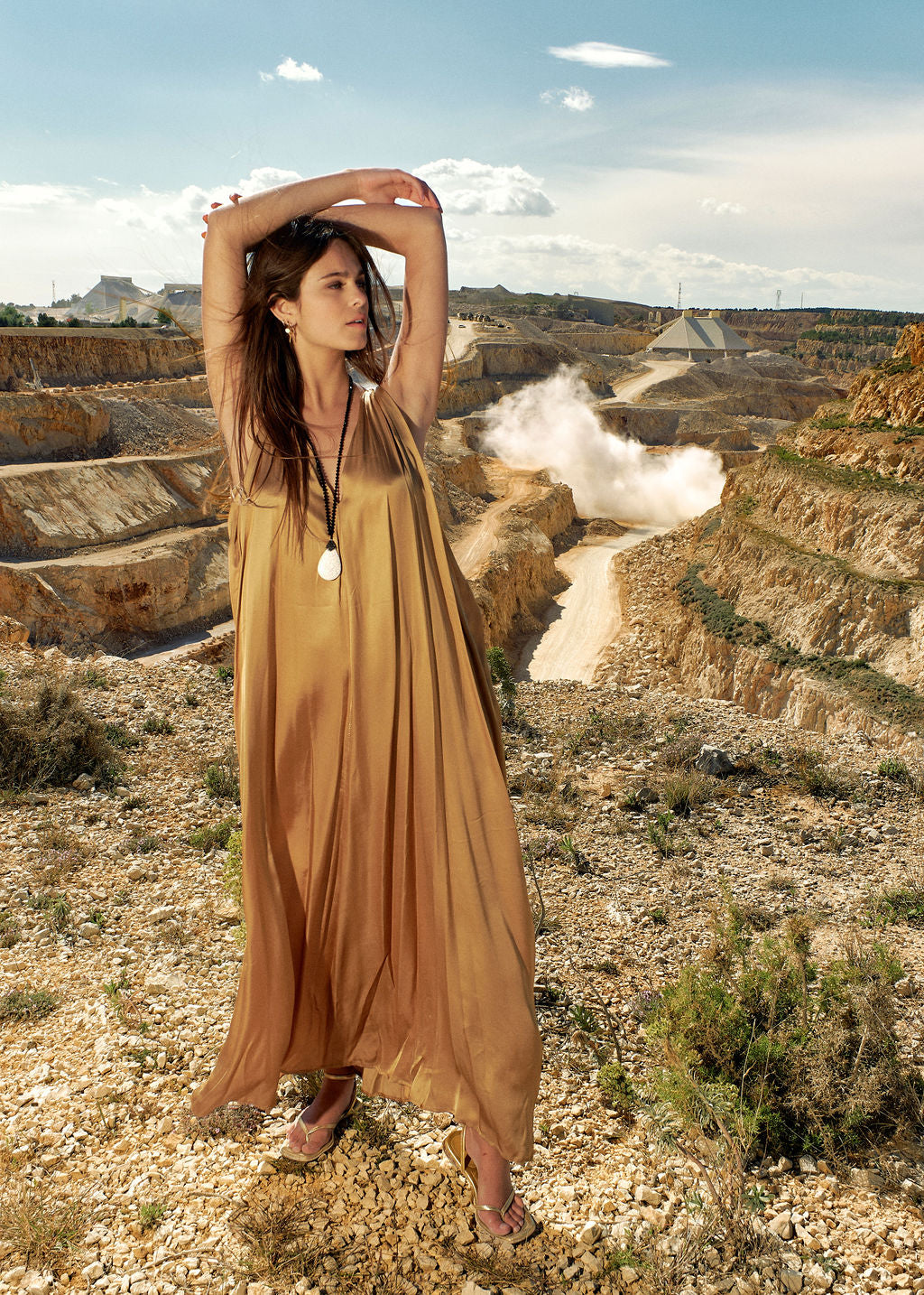 Robe longue fluide beige | Vêtements Femme Lauren Vidal 4