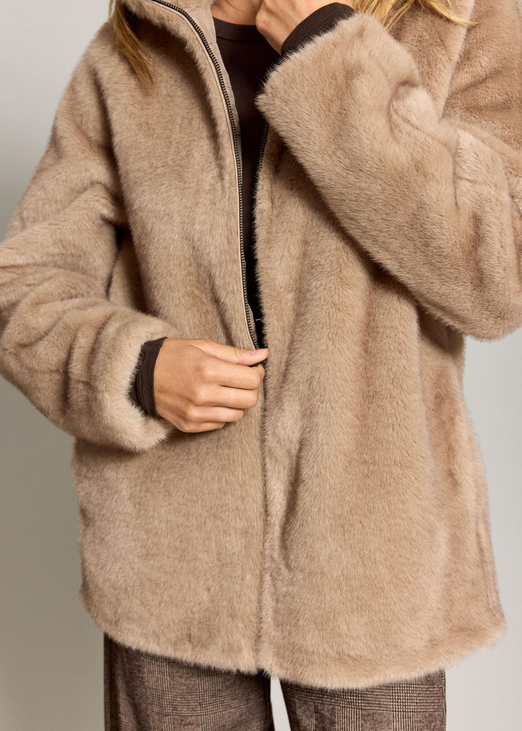 VESTE À  CAPUCHE EN FAUSSE FOURRURE MILEY