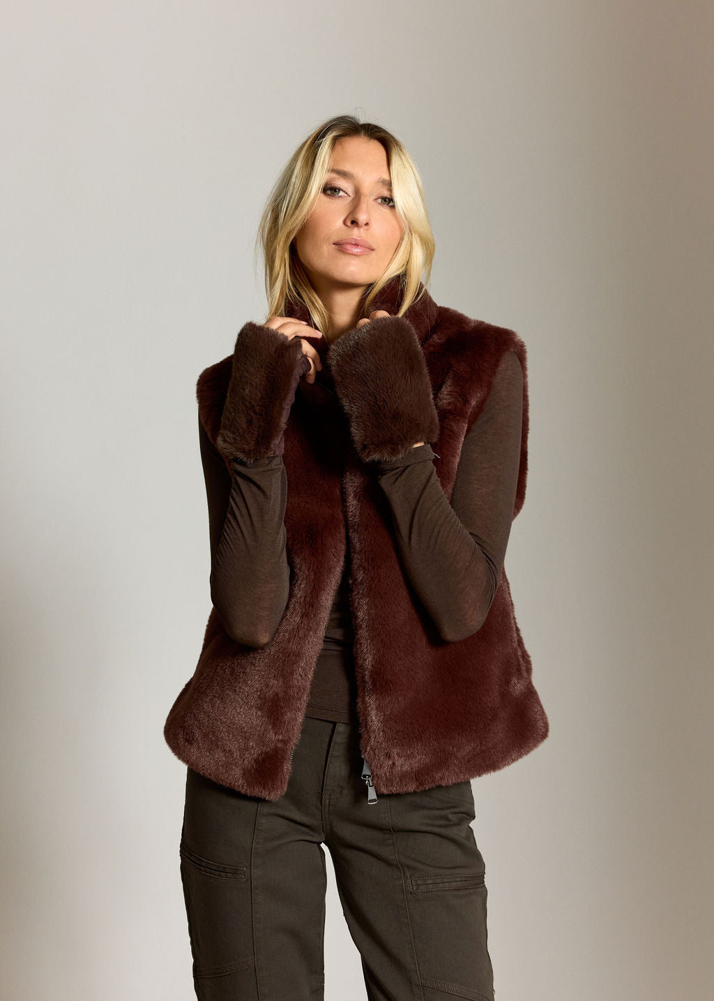 GILET SANS MANCHES EN FAUSSE FOURRURE MOON
