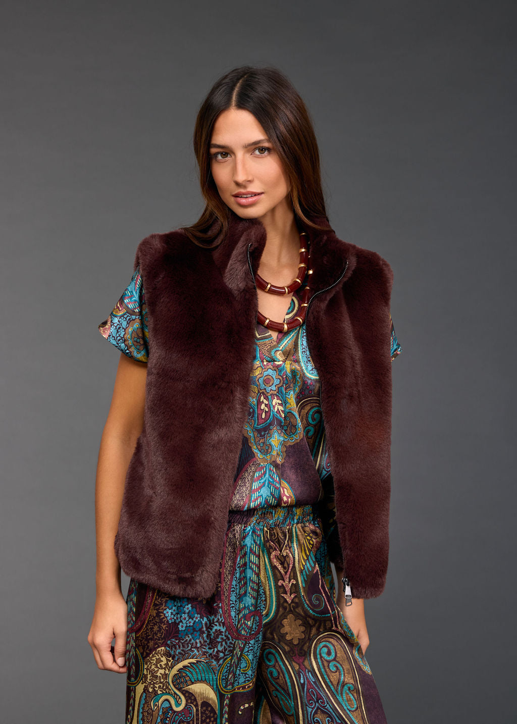 MOON FAUX FUR SLEEVELESS VEST