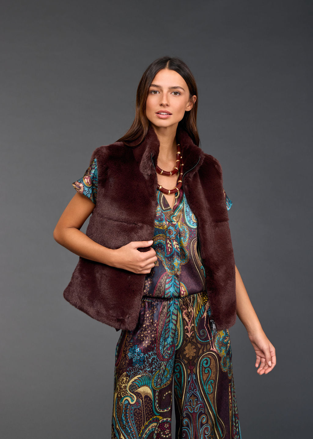 MOON FAUX FUR SLEEVELESS VEST