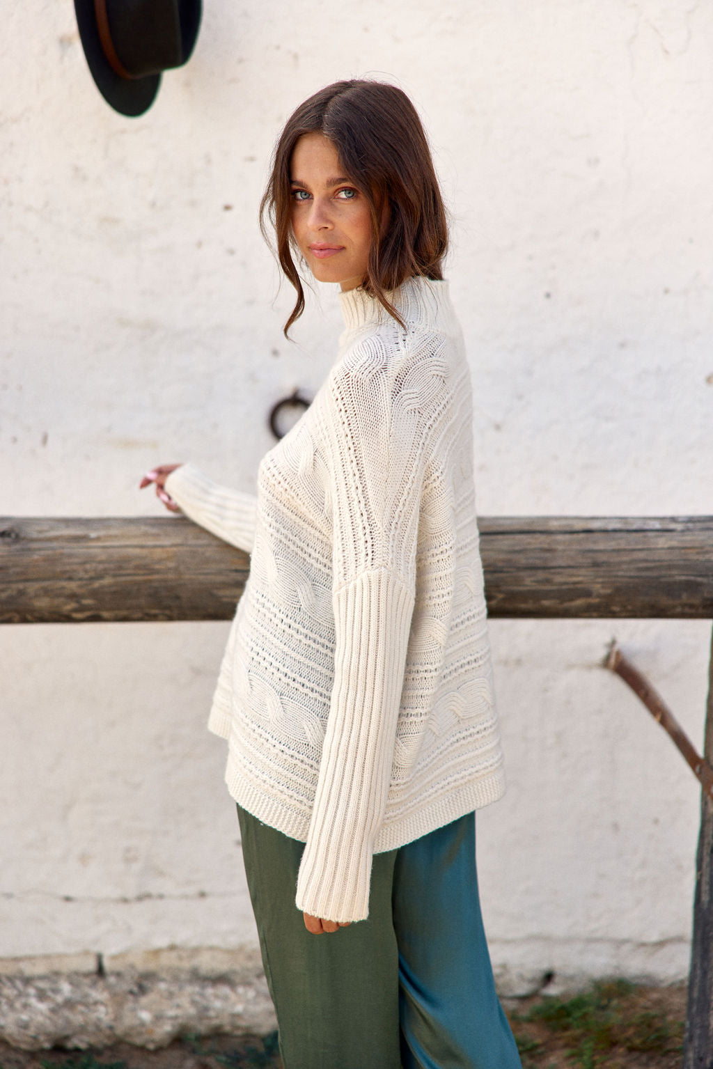 NOX TWISTED SWEATER