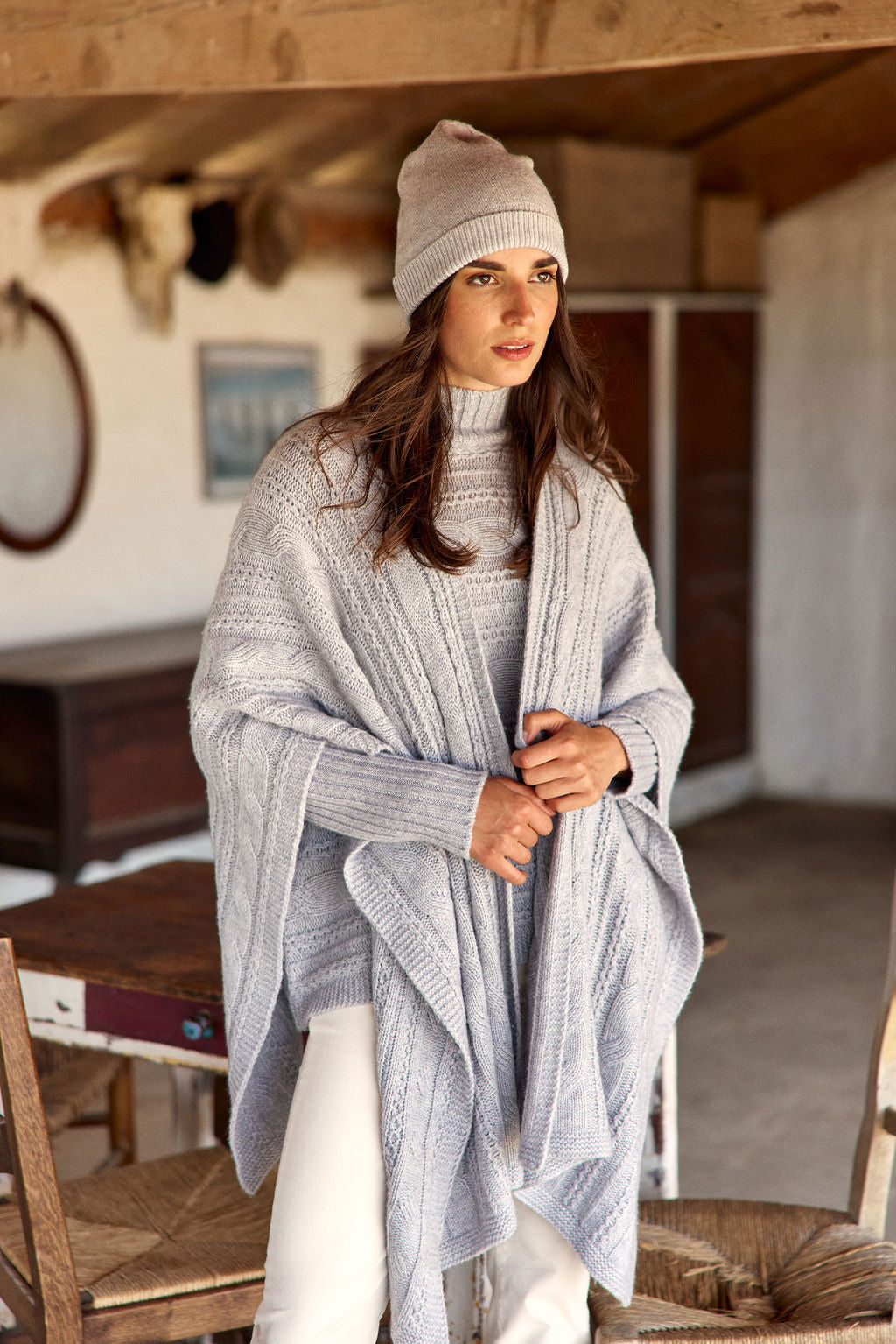 ROCA TWISTED PONCHO