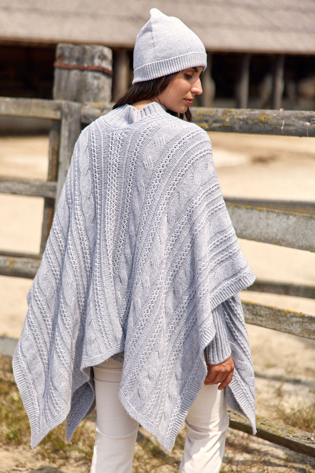 ROCA TWISTED PONCHO