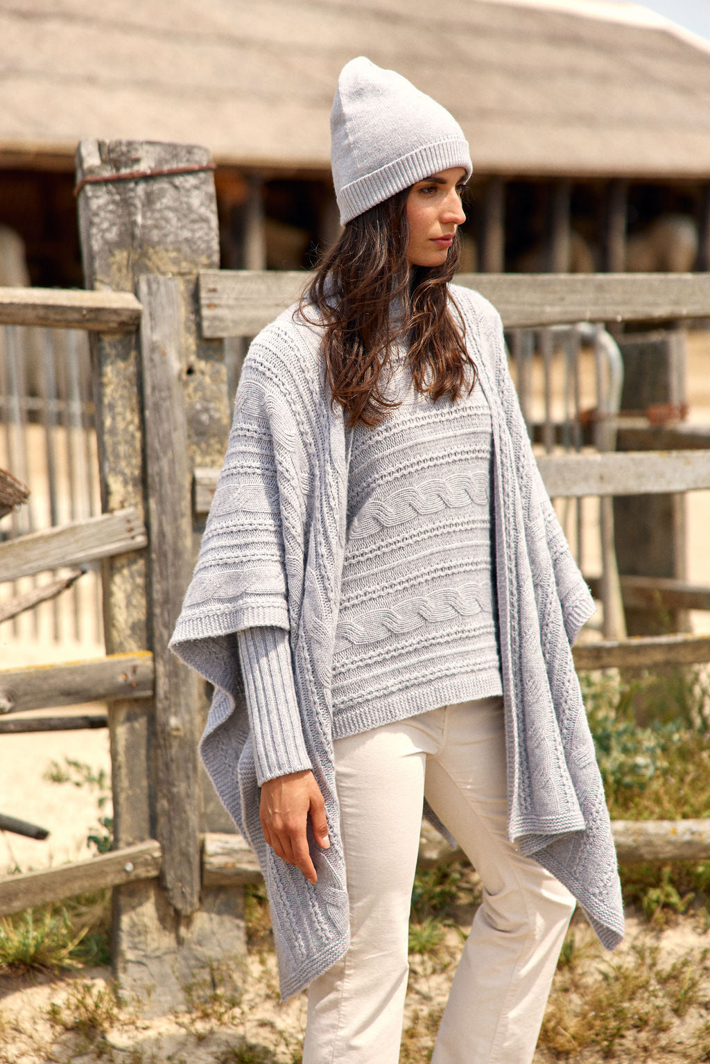 ROCA TWISTED PONCHO