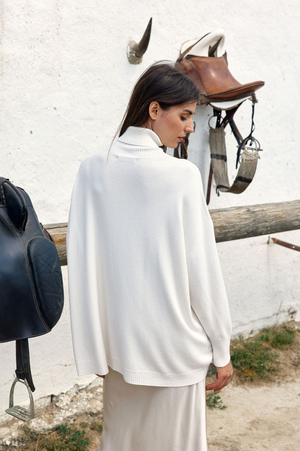 NAO FLARED HIGH NECK SWEATER