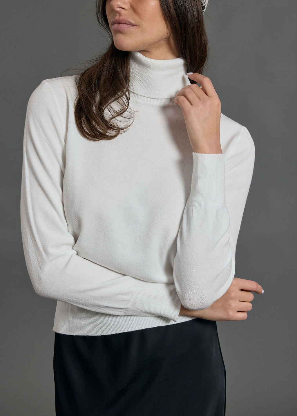 White fitted turtleneck sweater top