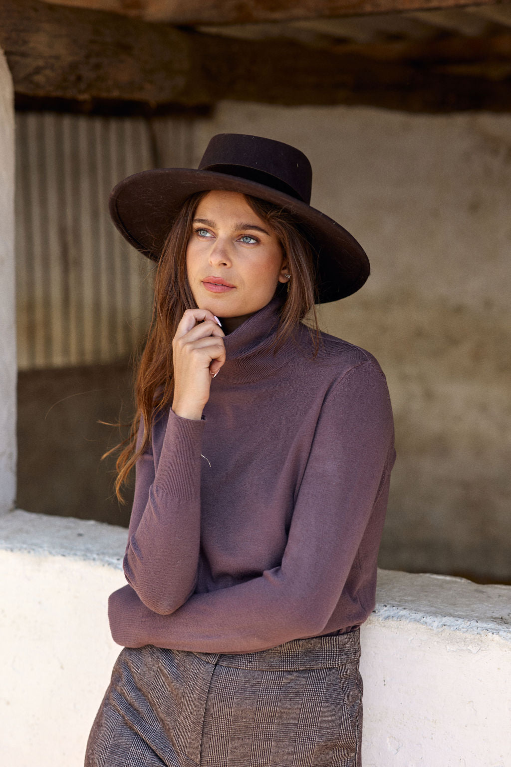 FALBA FITTED TURTLENECK SWEATER