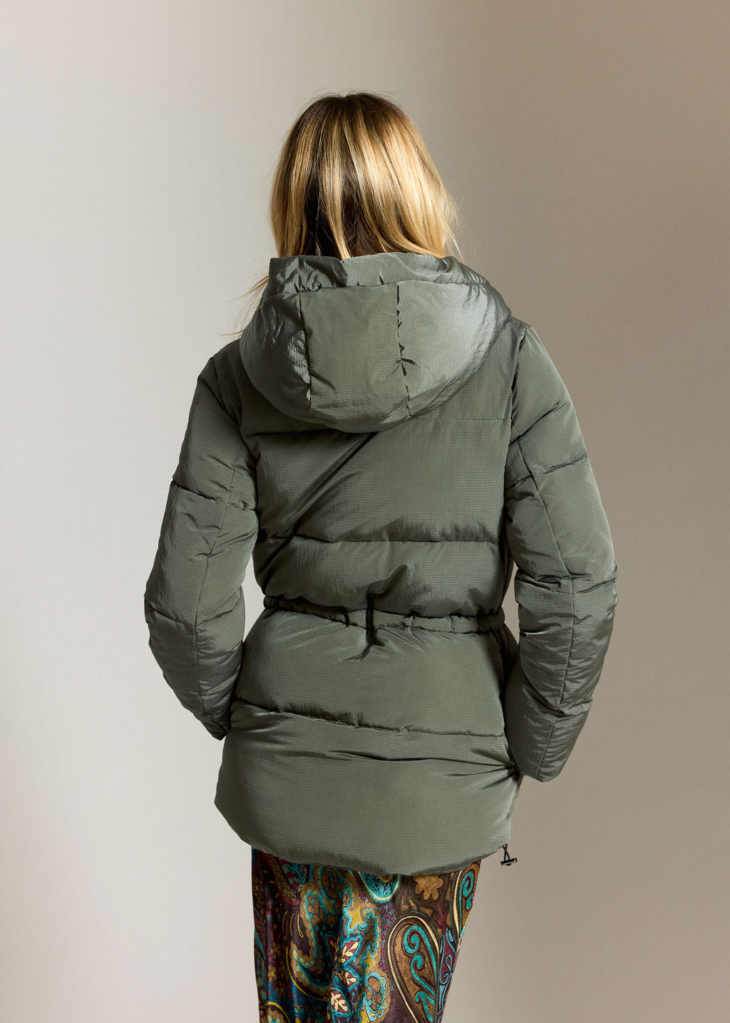 DOUDOUNE A CAPUCHE VESNA GREEN