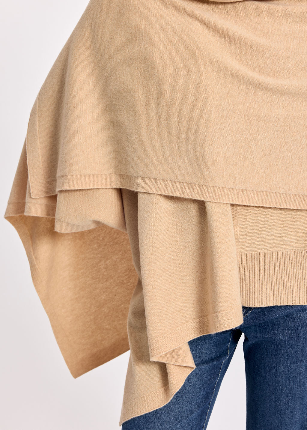 PEARL BEIGE WOOL CAPE