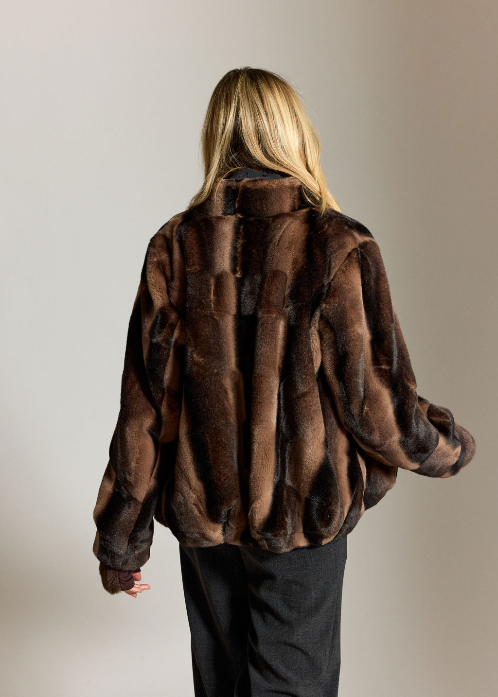 VESTE COURTE EN FAUSSE FOURRURE KAL CAFE