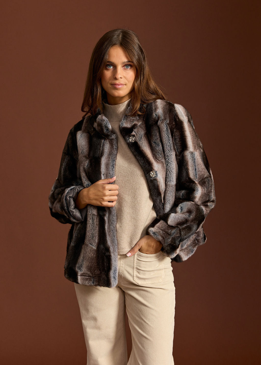 VESTE COURTE EN FAUSSE FOURRURE KAL GRIS