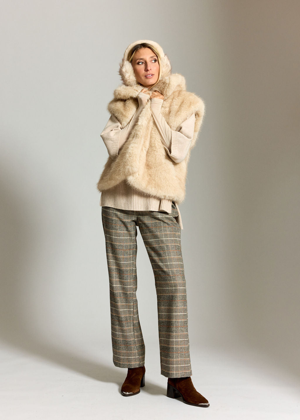 VESTE SANS MANCHES EN FAUSSE FOURRURE LINDA BEIGE