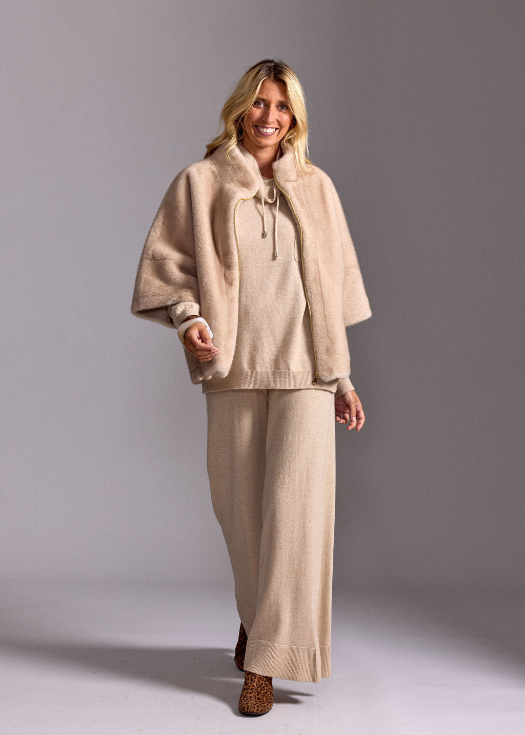 MELO BEIGE 3/4 SLEEVE FAUX FUR JACKET