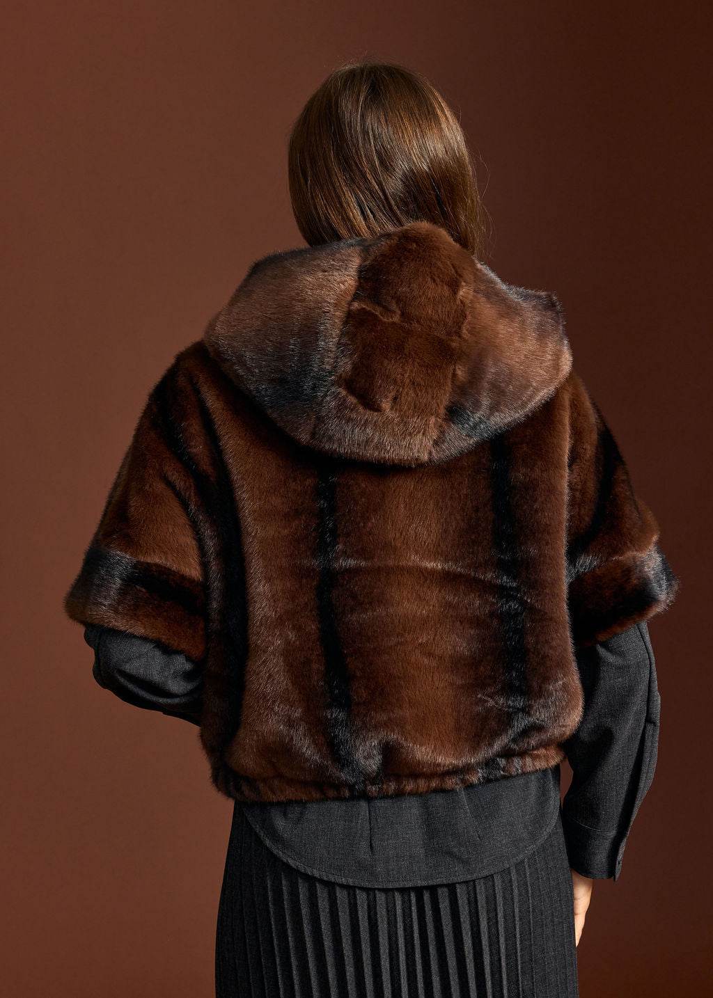 VESTE COURTE EN FAUSSE FOURRURE MOLLI CAFE