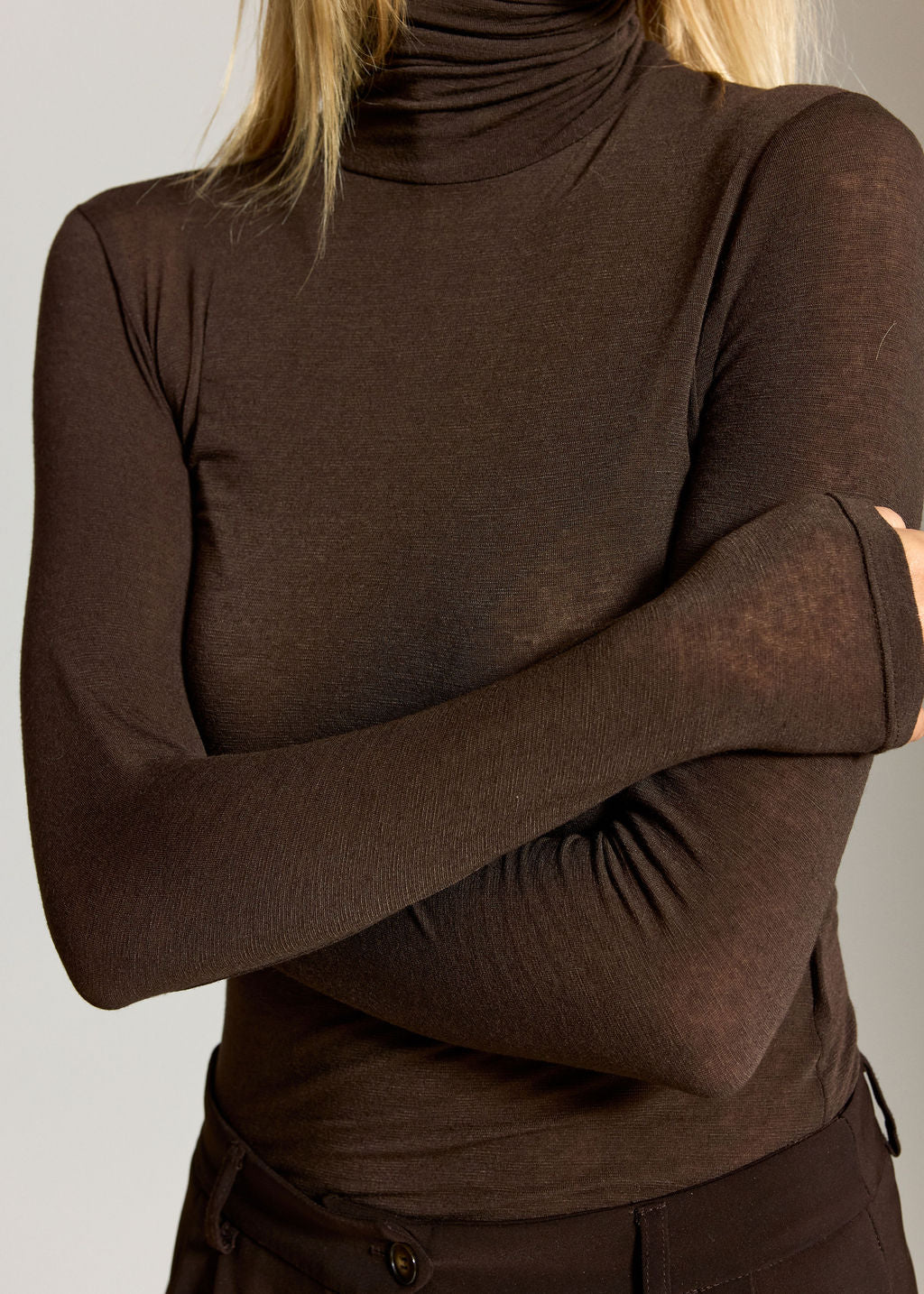 SOUS-PULL COL ROULÉ EN VISCOSE CACHEMIRE MOUNE CAFE