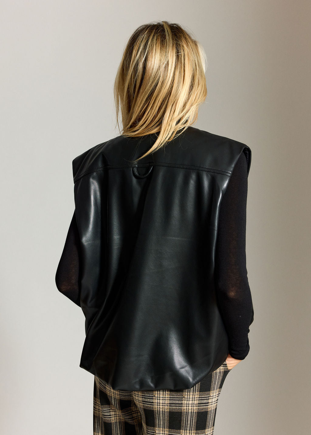 GILET SANS MANCHES EN FAUX CUIR OWEN NOIR