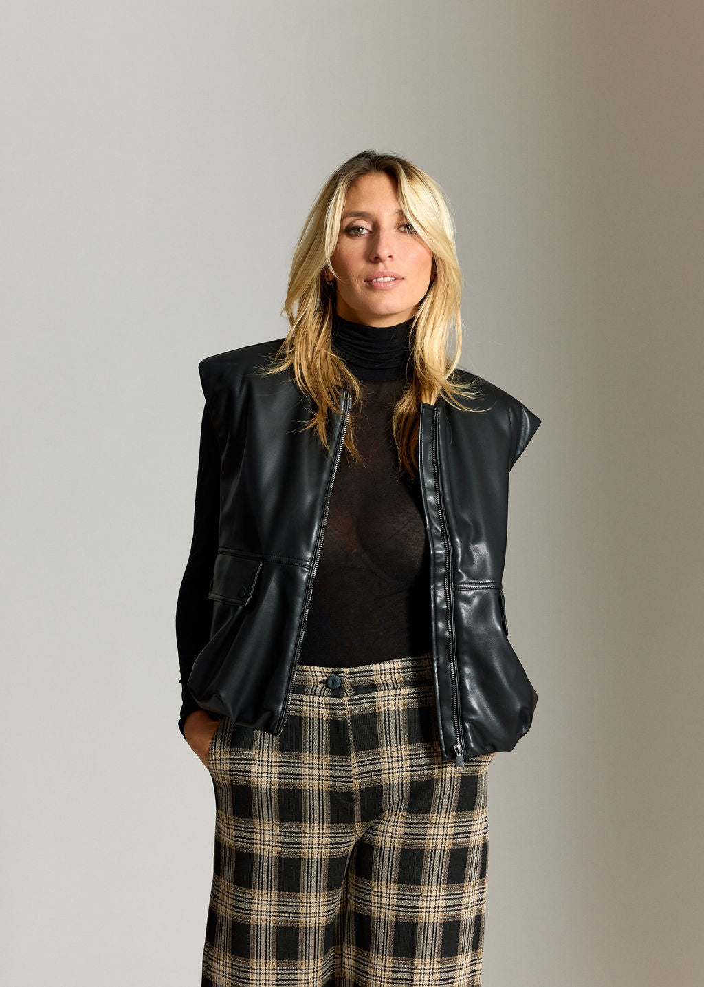 GILET SANS MANCHES EN FAUX CUIR OWEN NOIR