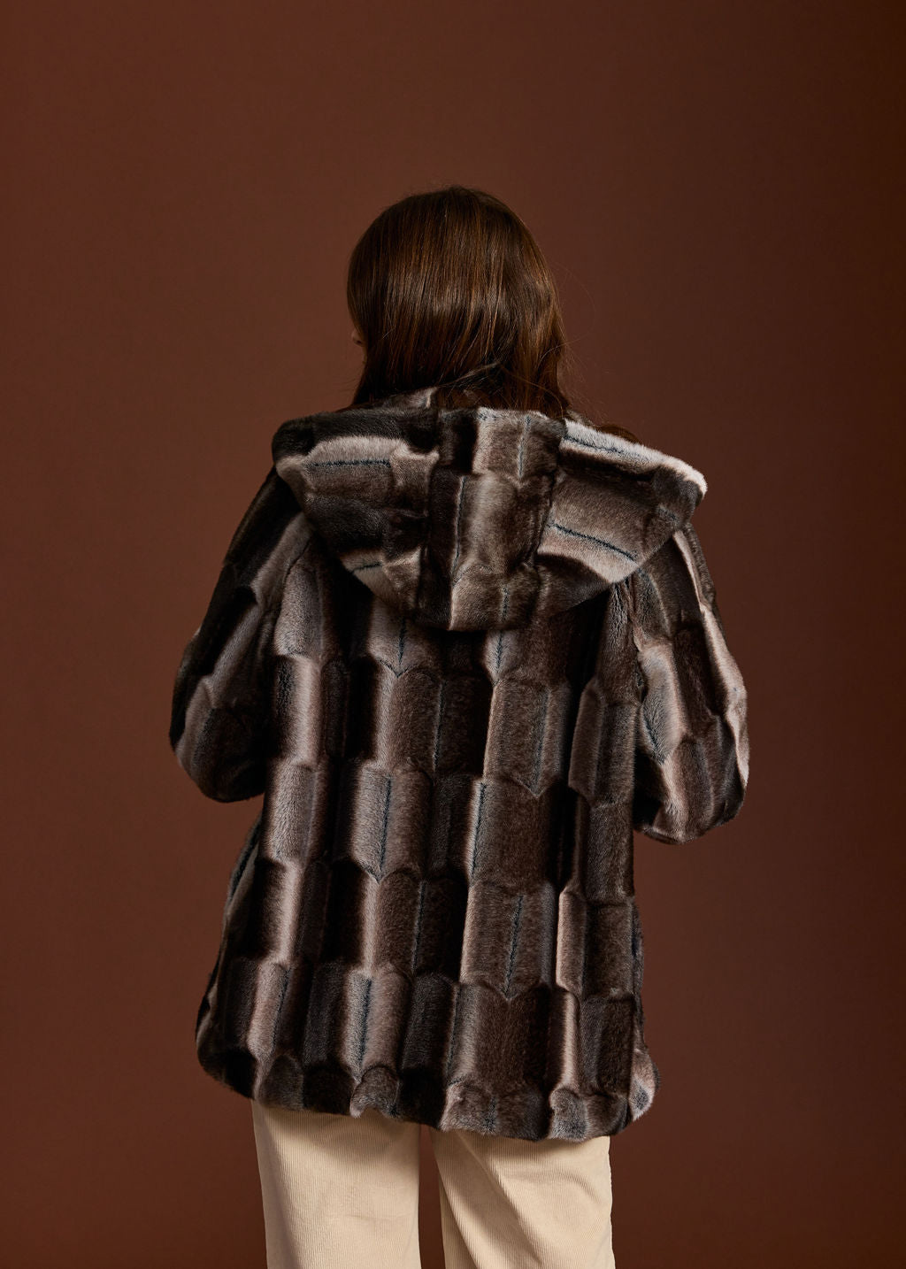 VESTE A CAPUCHE EN FAUSSE FOURRURE POLKI GREY