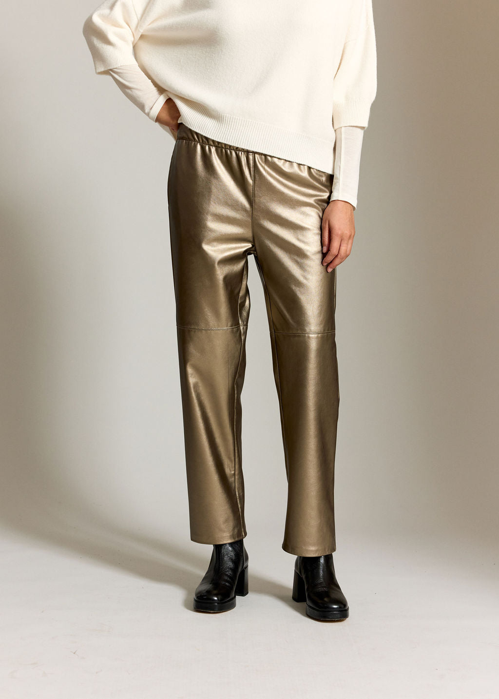PANTALON EN FAUX CUIR SADI MORDORE