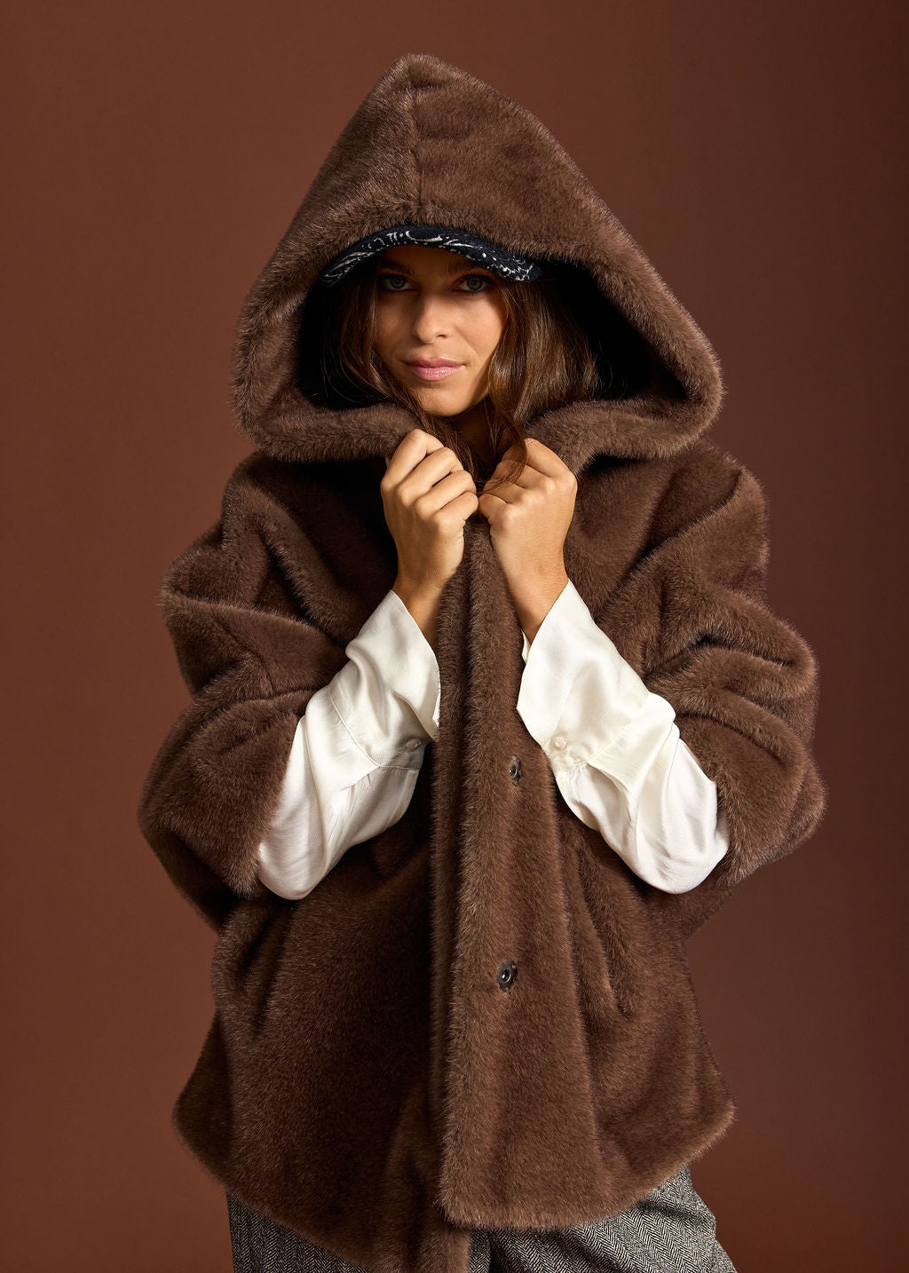 VESTE CAPUCHE EN FAUSSE FOURRURE SOFIA CAFE