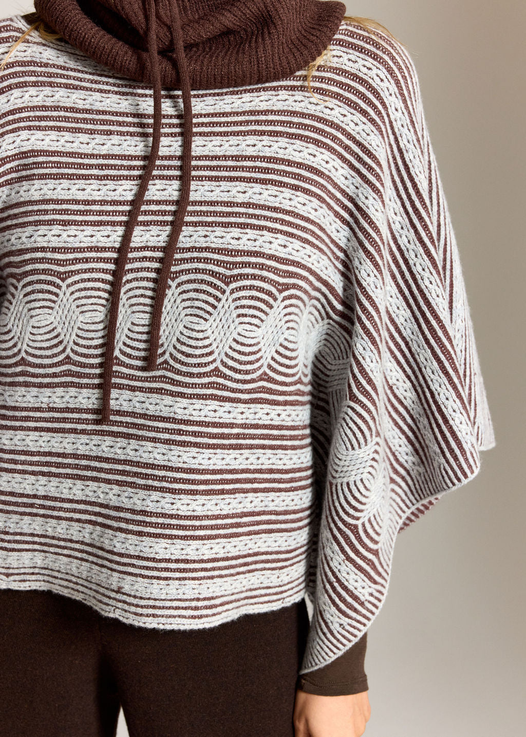 PONCHO TORSADÉ BICOLORE BRANDY GREY