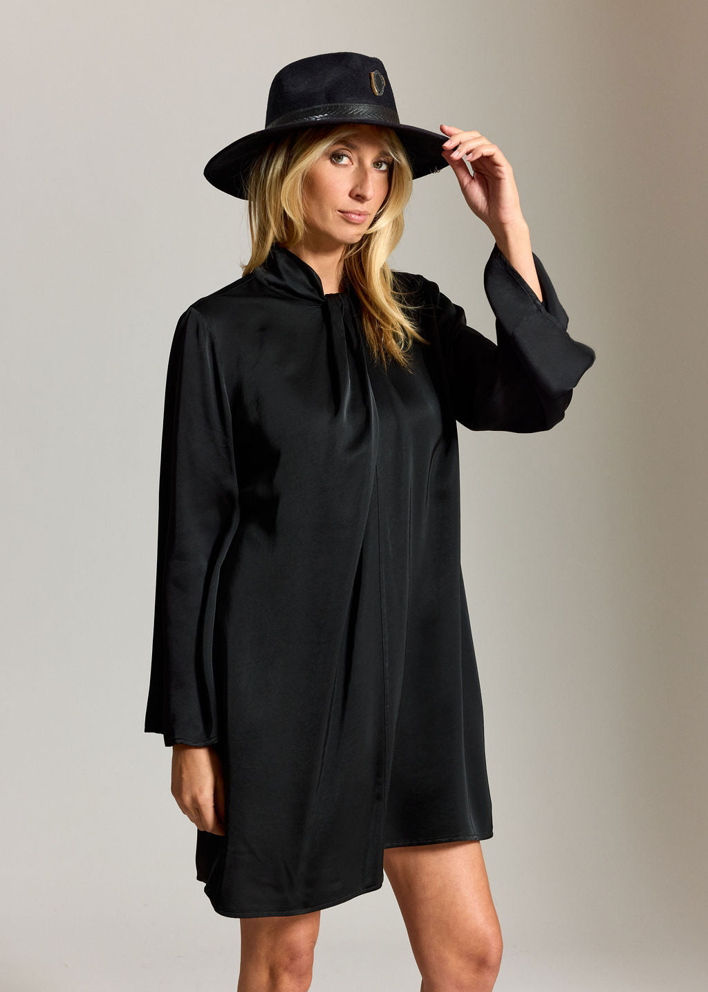 ROBE COURTE CURLI NOIR