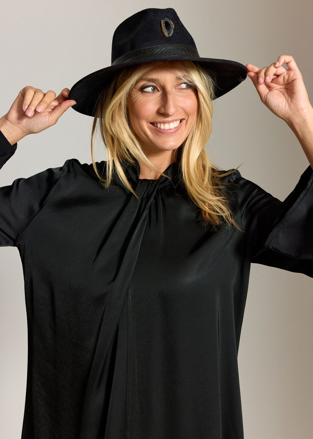 ROBE COURTE CURLI NOIR