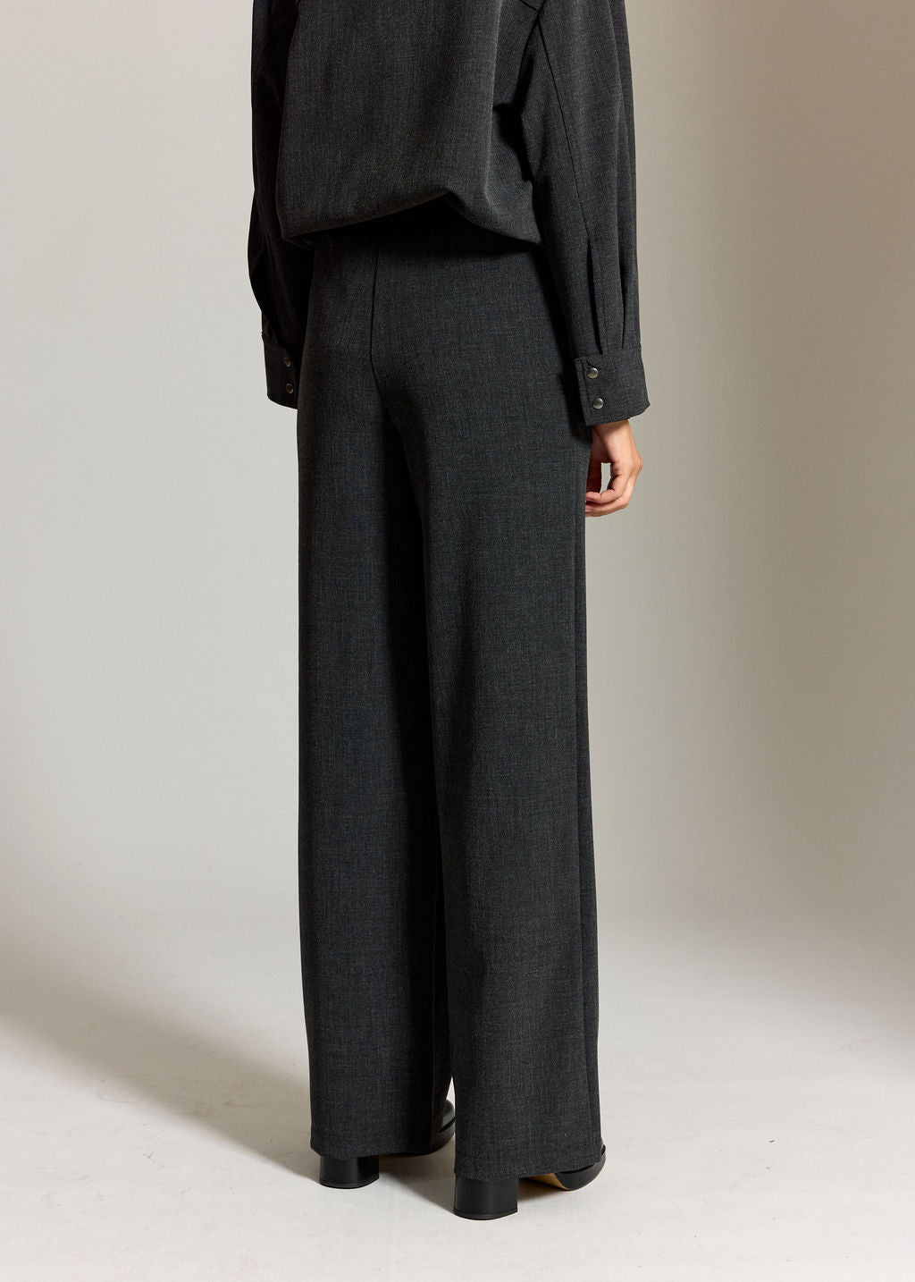 PANTALON DROIT FLUIDE THEA ACIER