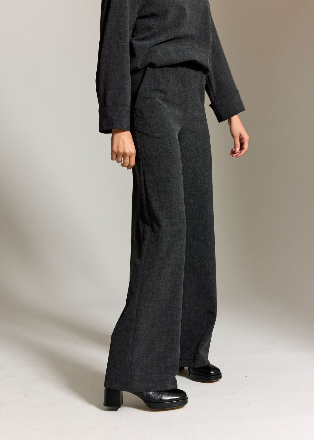 PANTALON DROIT FLUIDE THEA ACIER