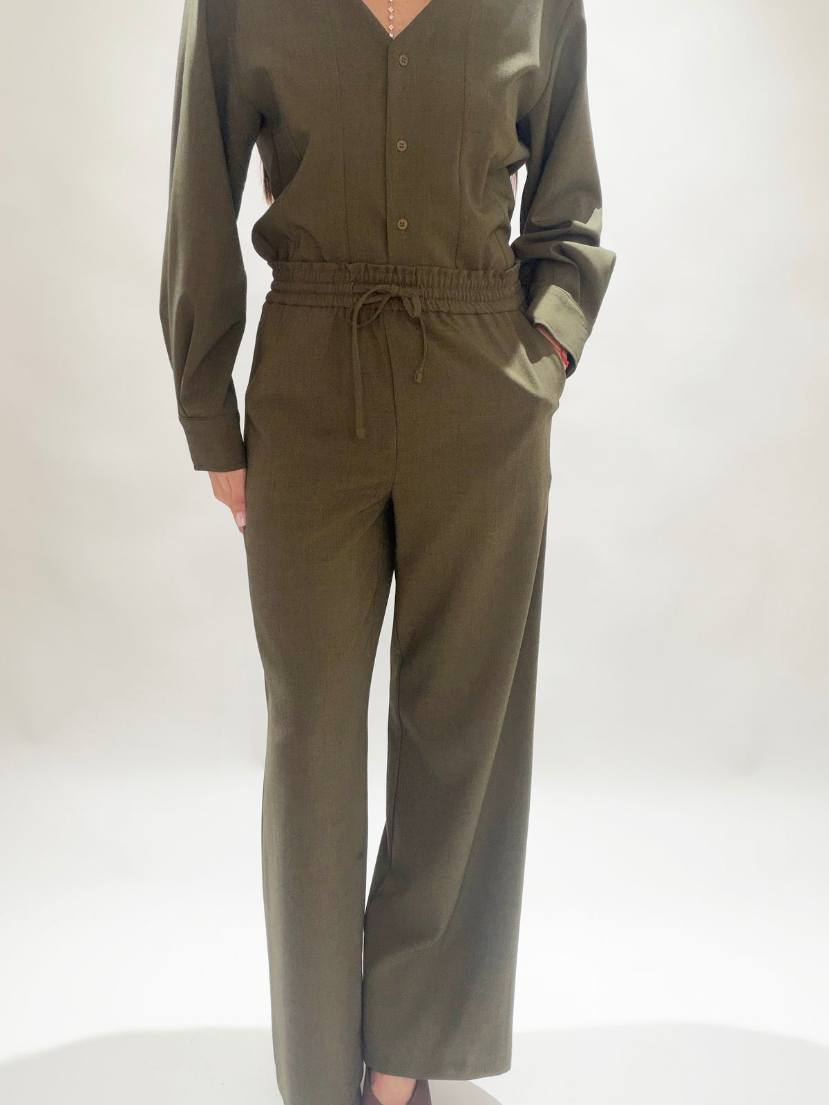 PANTALON DROIT FLUIDE THEA GREEN
