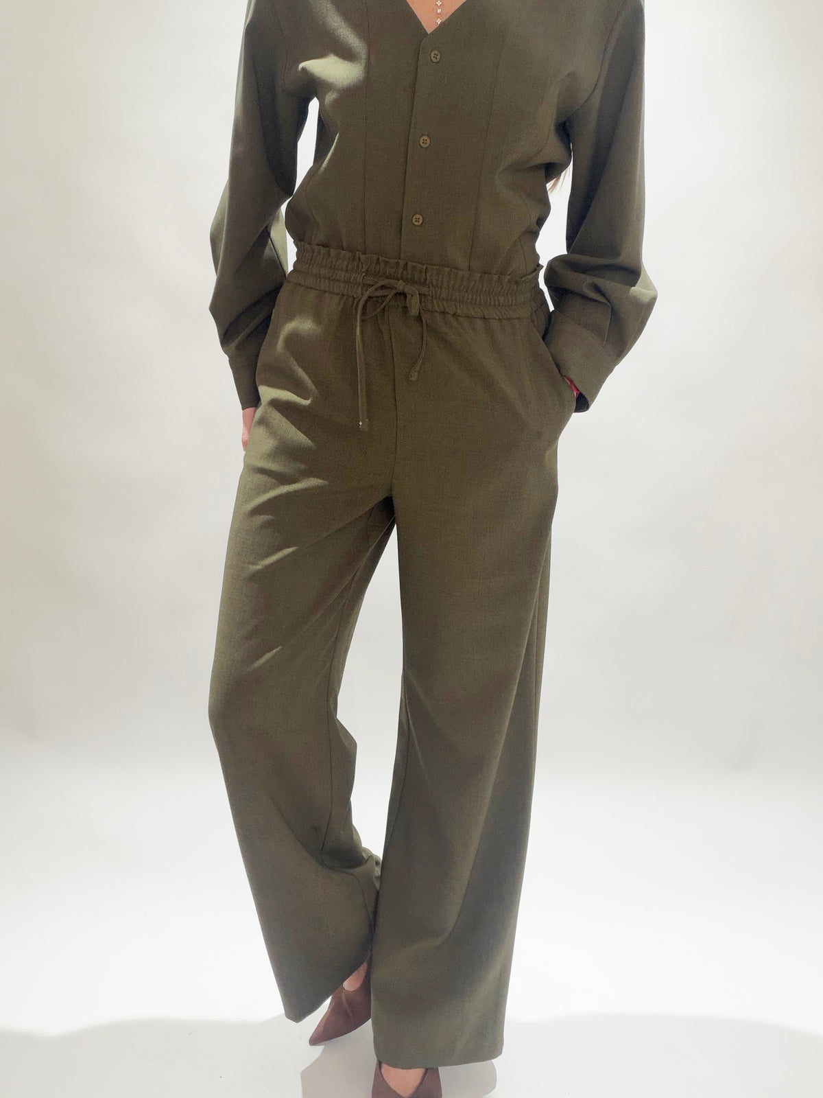PANTALON DROIT FLUIDE THEA GREEN