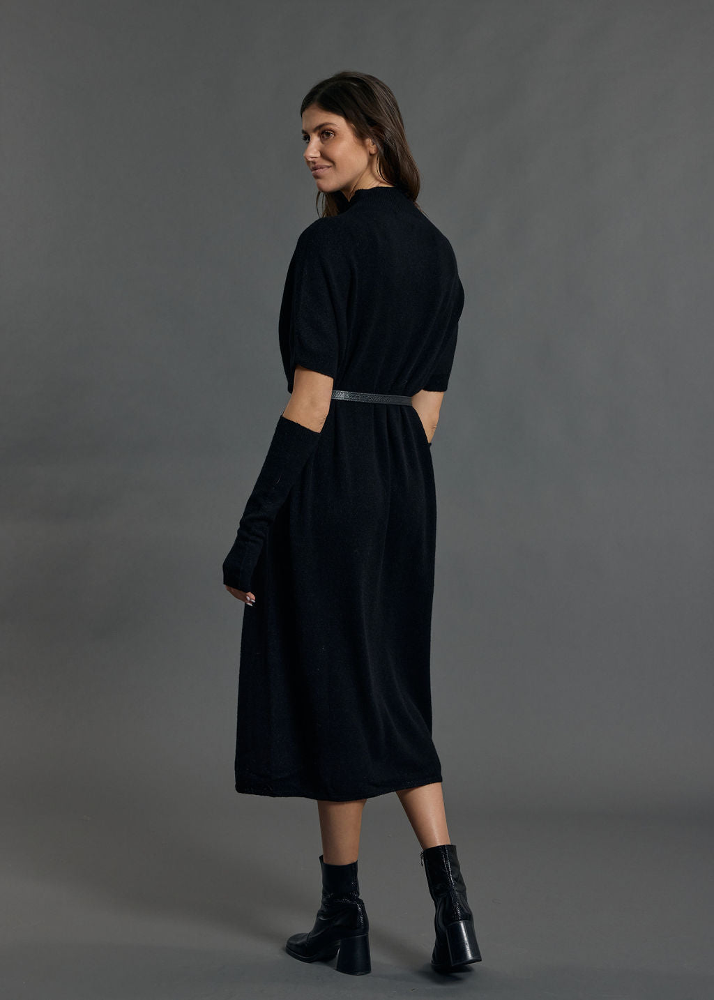 ROBE LONGUE EN LAINE NUMA NOIR