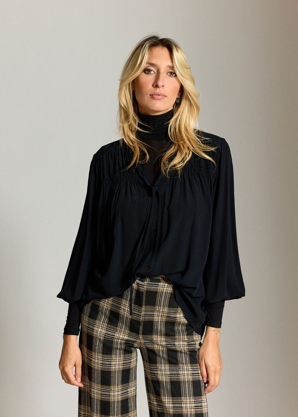 CHEMISE FRONCÉE DEVANT RIGAN NOIR