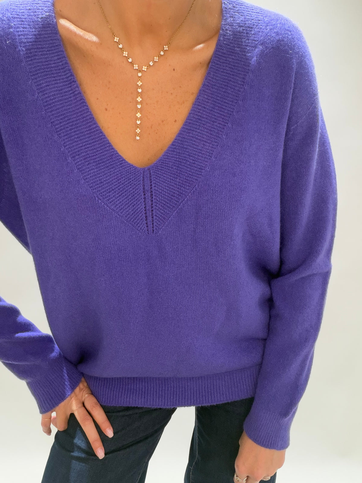 PULL COL V LOGAN VIOLINE