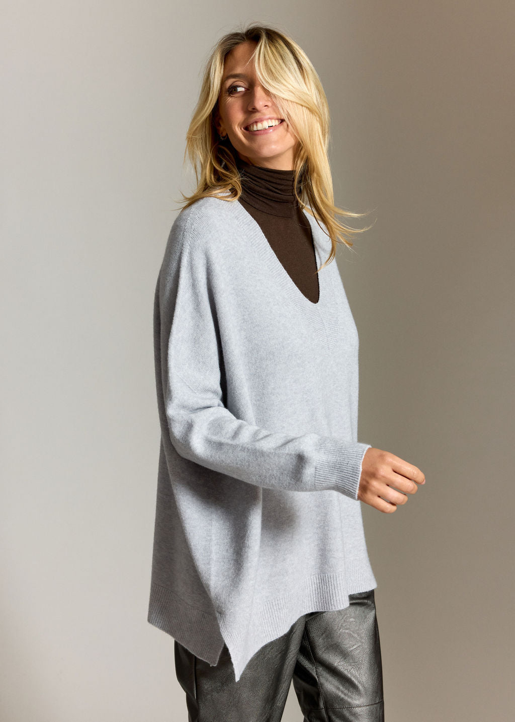 PULL PONCHO LOUISE GREY