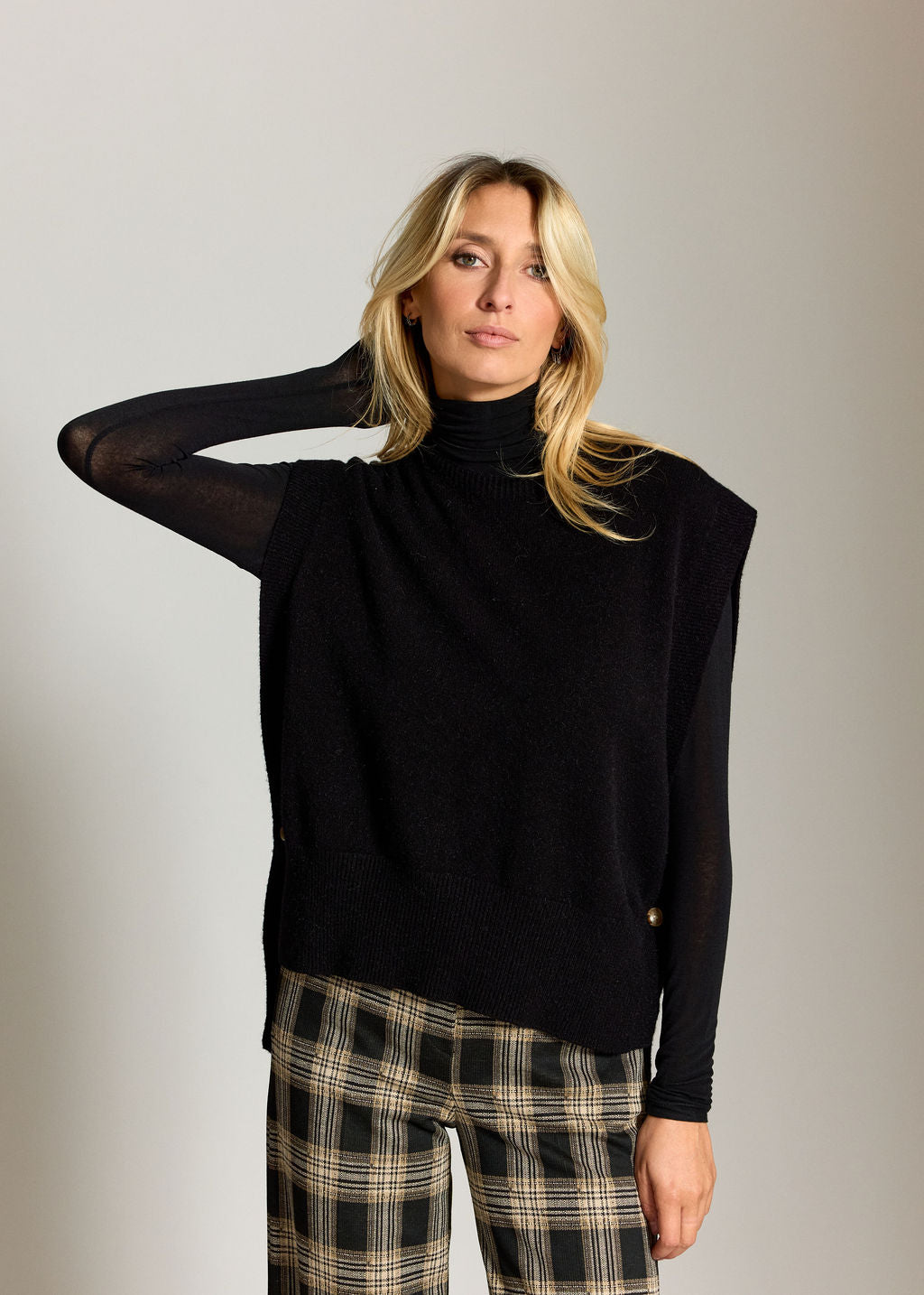 PULL SANS MANCHES MARCIA NOIR