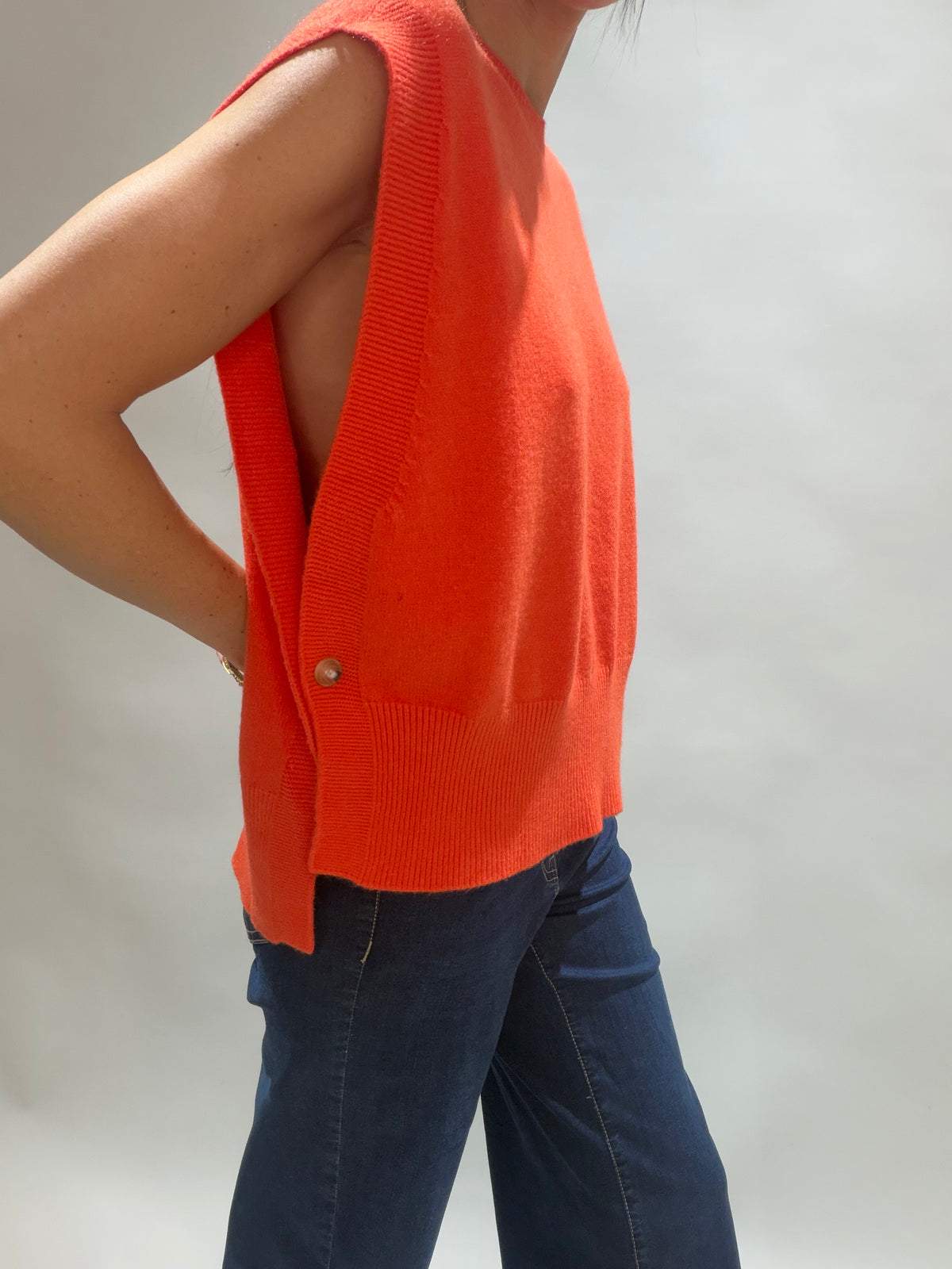 PULL SANS MANCHES MARCIA ORANGE