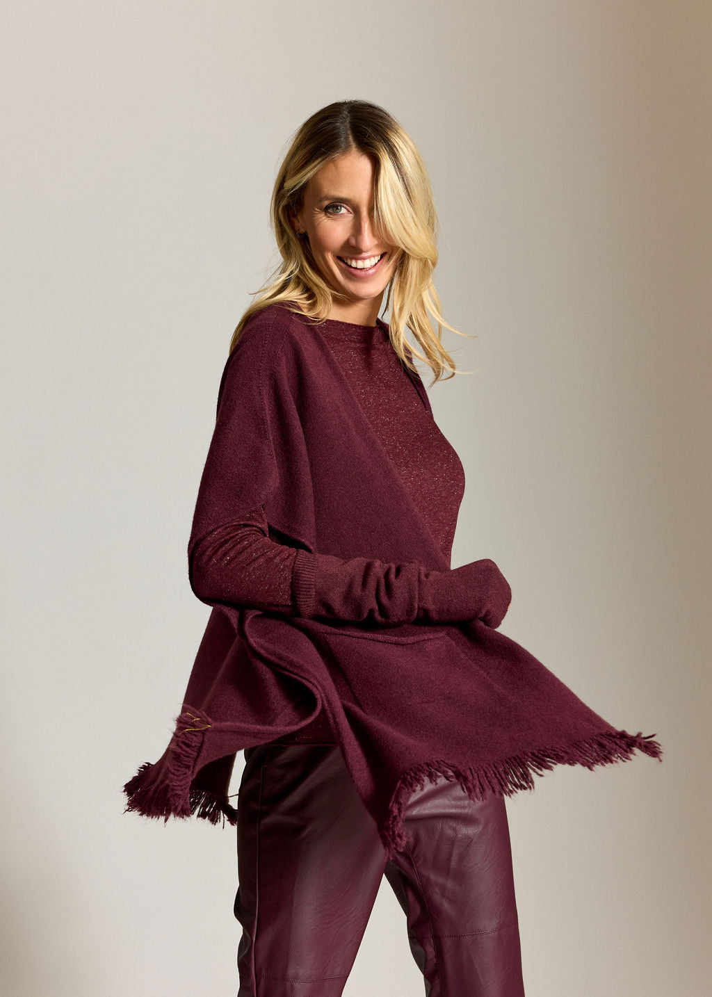 GILET SANS MANCHES À FRANGES SILANE VINO