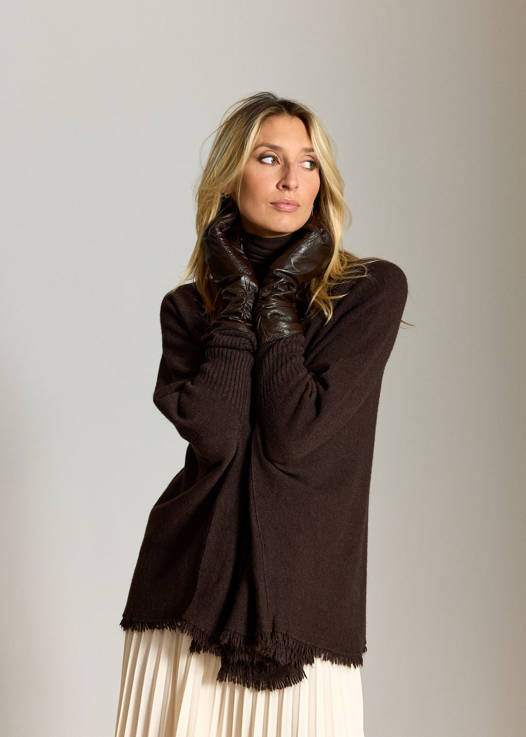 PULL PONCHO A FRANGES SIRO CAFE