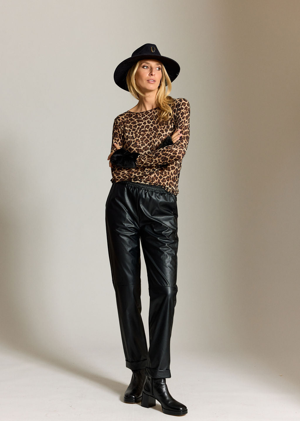 PANTALON FAUX CUIR AVEC REVERS CLAUDIA NOIR