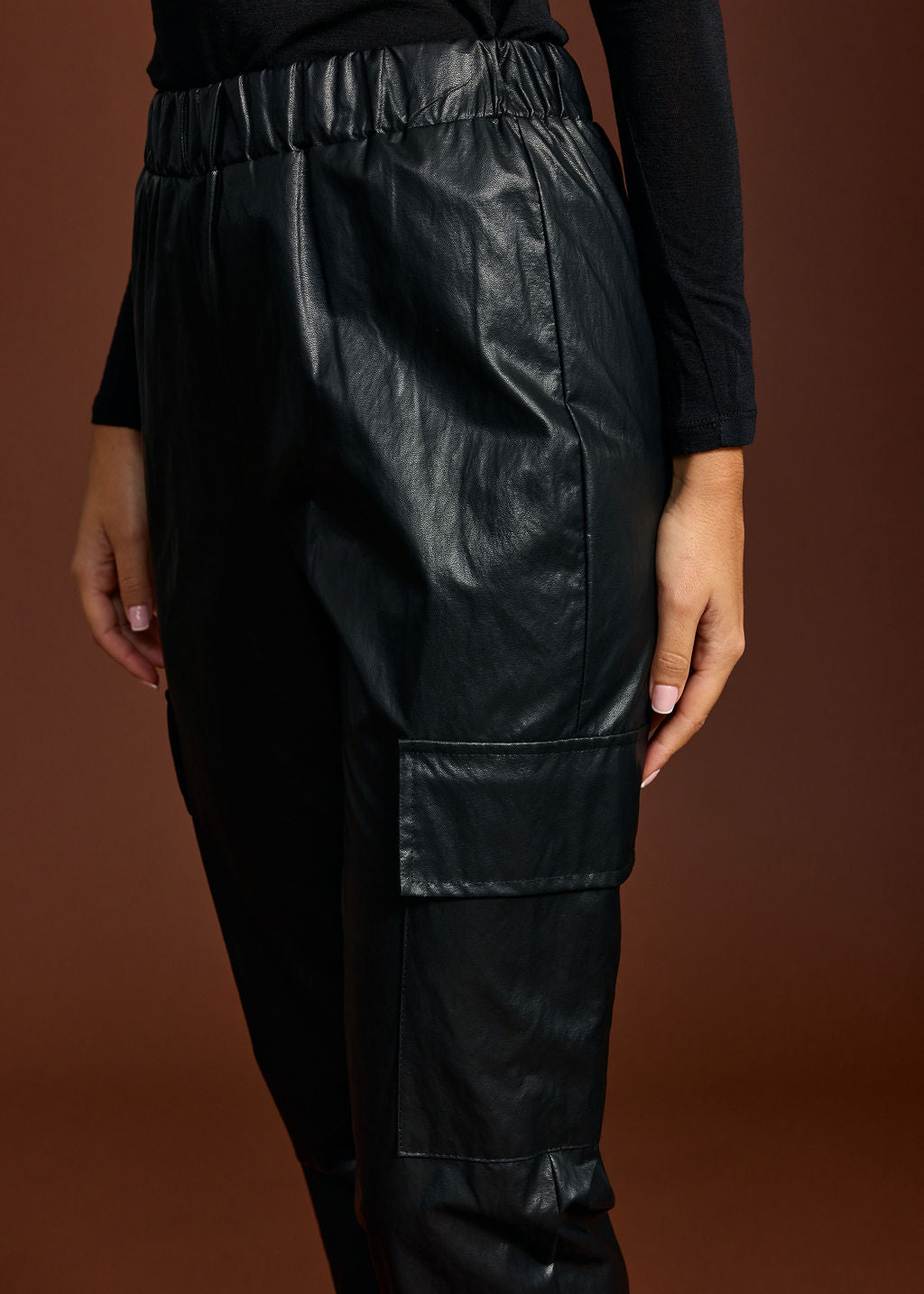 PANTALON EN FAUX CUIR FROISSÉ CLIDE NOIR