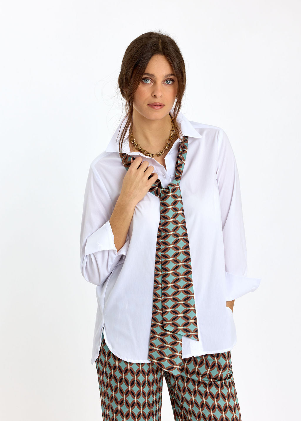 CHEMISE EN POPELINE BLANCHE AVEC CRAVATE IMPRIMÉE CECILE