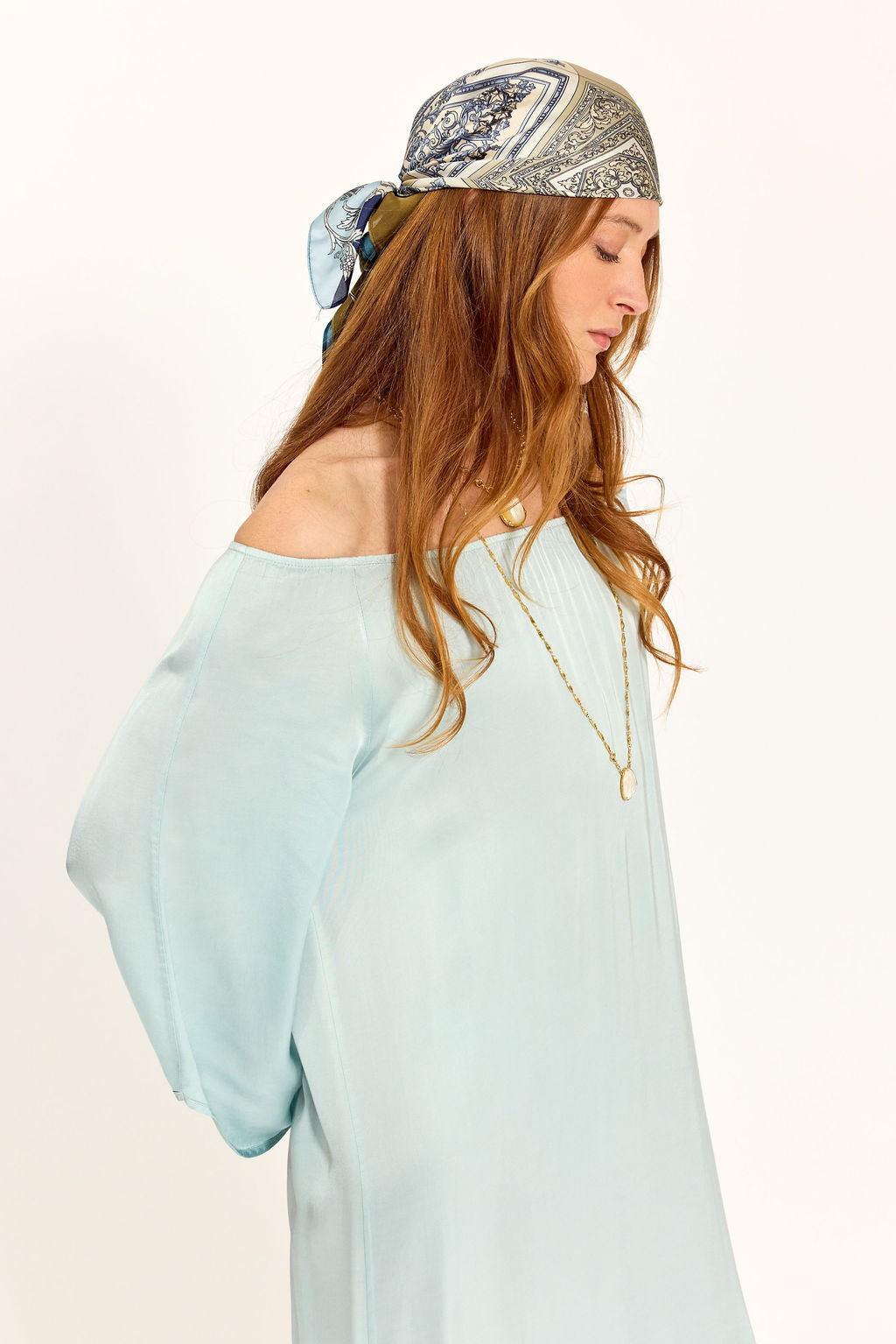 ROBE AVEC ÉPAULES DENUDÉES TOSCA SKY