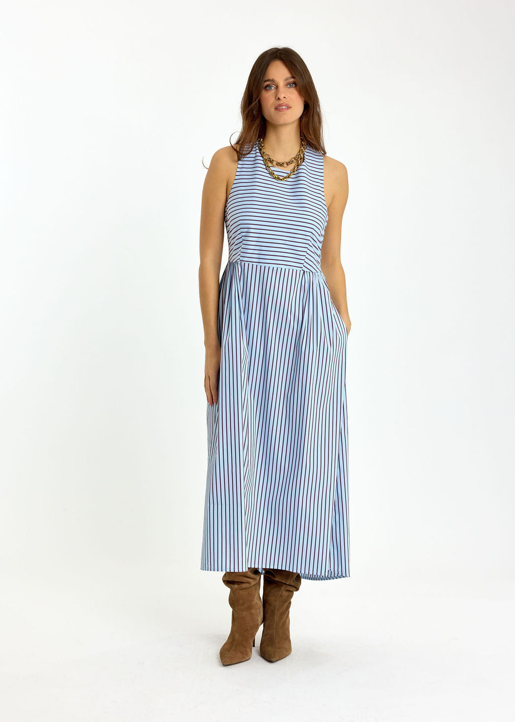 ROBE EN POPELINE RAYÉE AVEC UN DOS CROISÉ CLAIRE CIEL